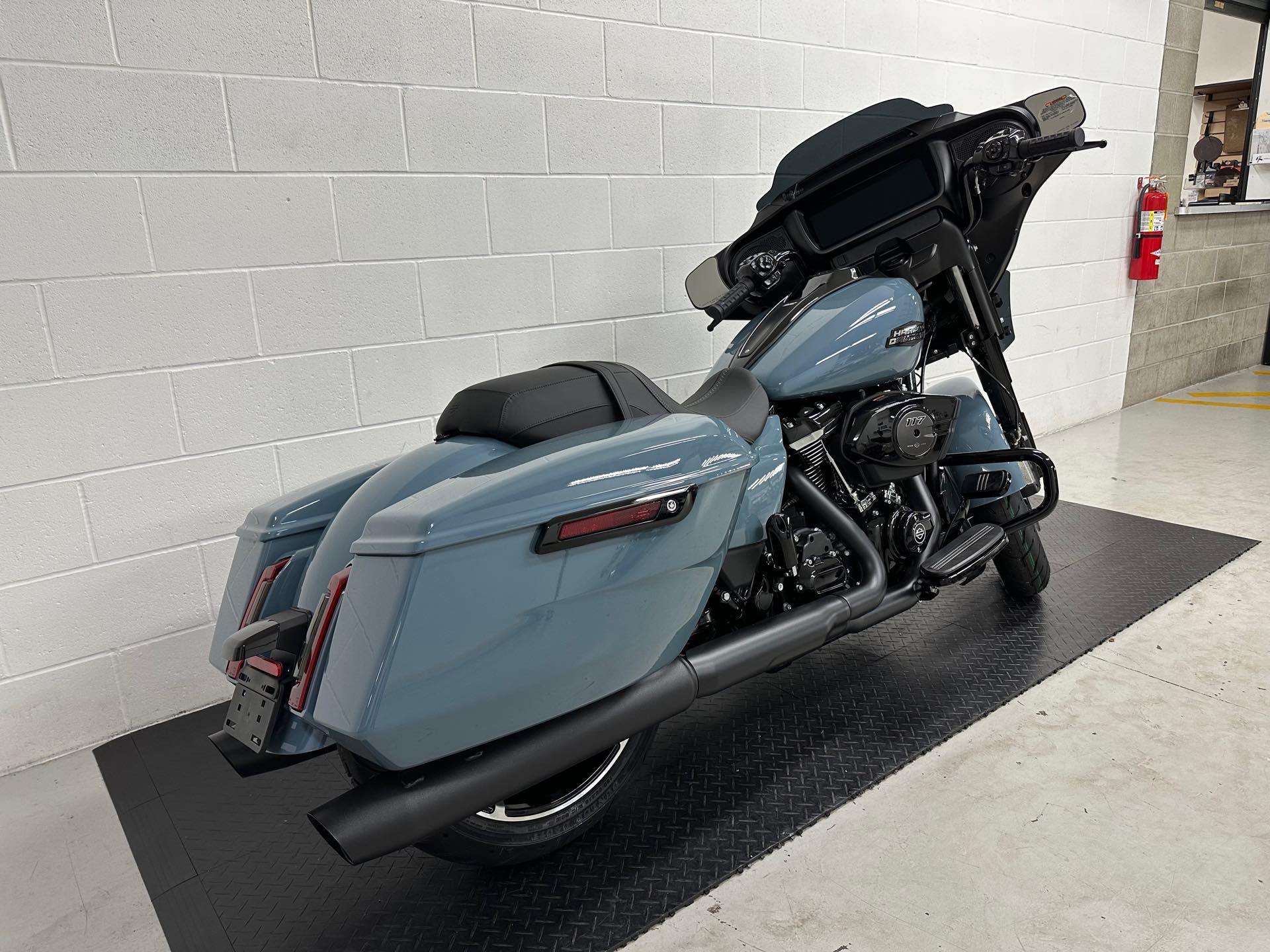 2024 Harley-Davidson Street Glide Base at Destination Harley-Davidson®, Silverdale, WA 98383