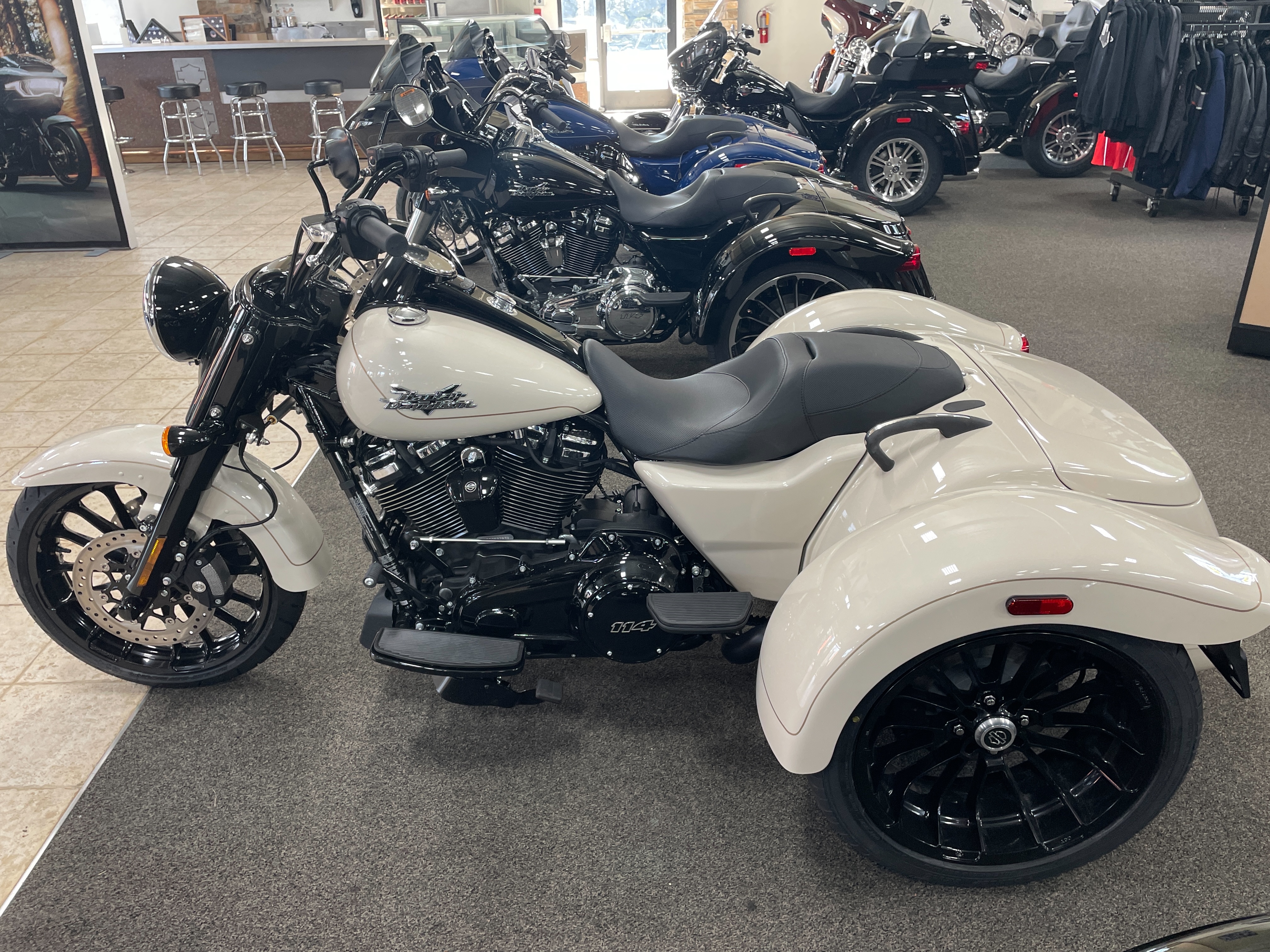 2023 Harley-Davidson Trike Freewheeler at Destination Harley-Davidson®, Silverdale, WA 98383