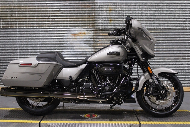 CVO™ Street Glide®  House of Harley-Davidson®