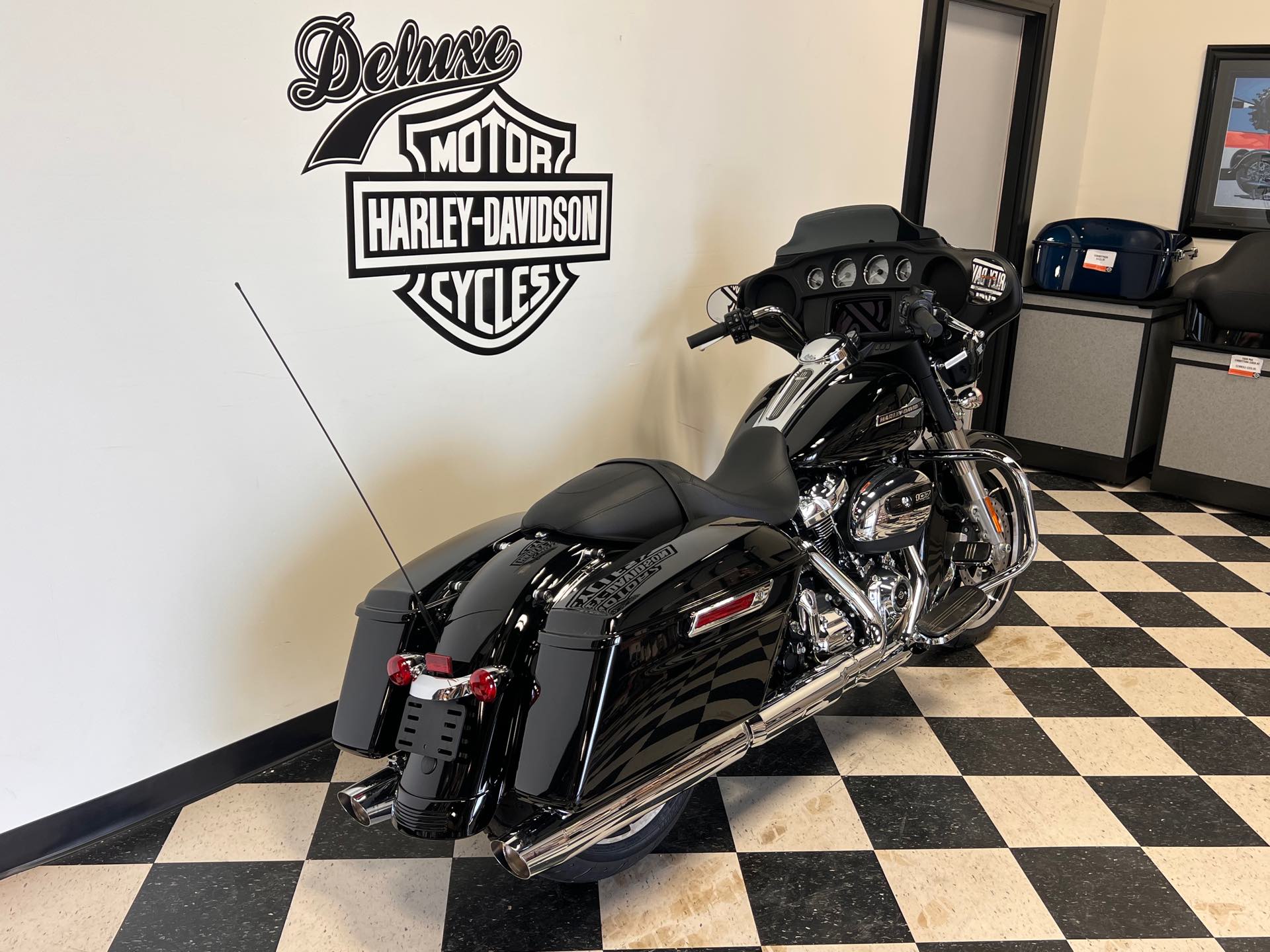 2022 Harley-Davidson Street Glide Base at Deluxe Harley Davidson