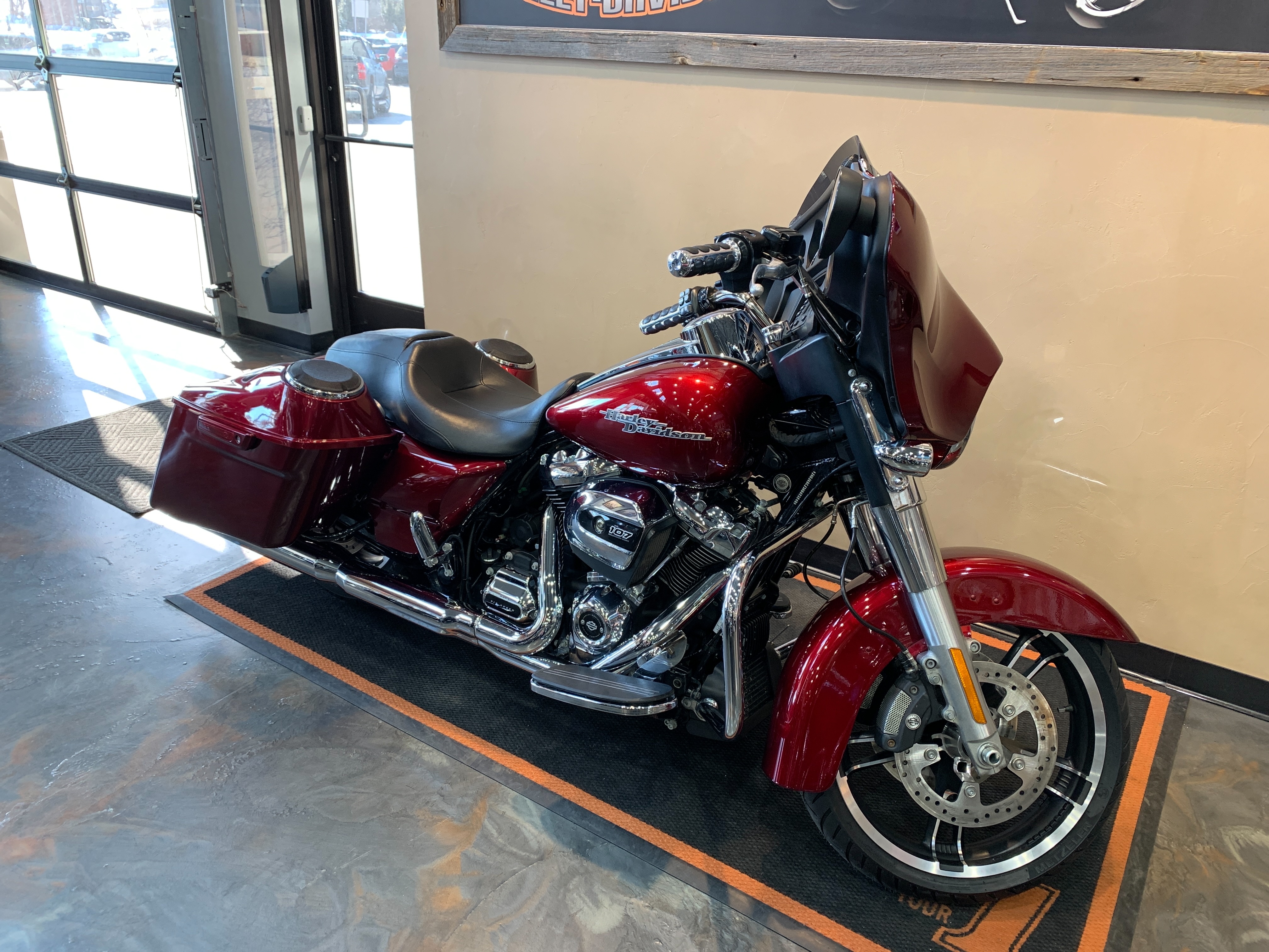2017 Harley-Davidson Street Glide Base at Vandervest Harley-Davidson, Green Bay, WI 54303