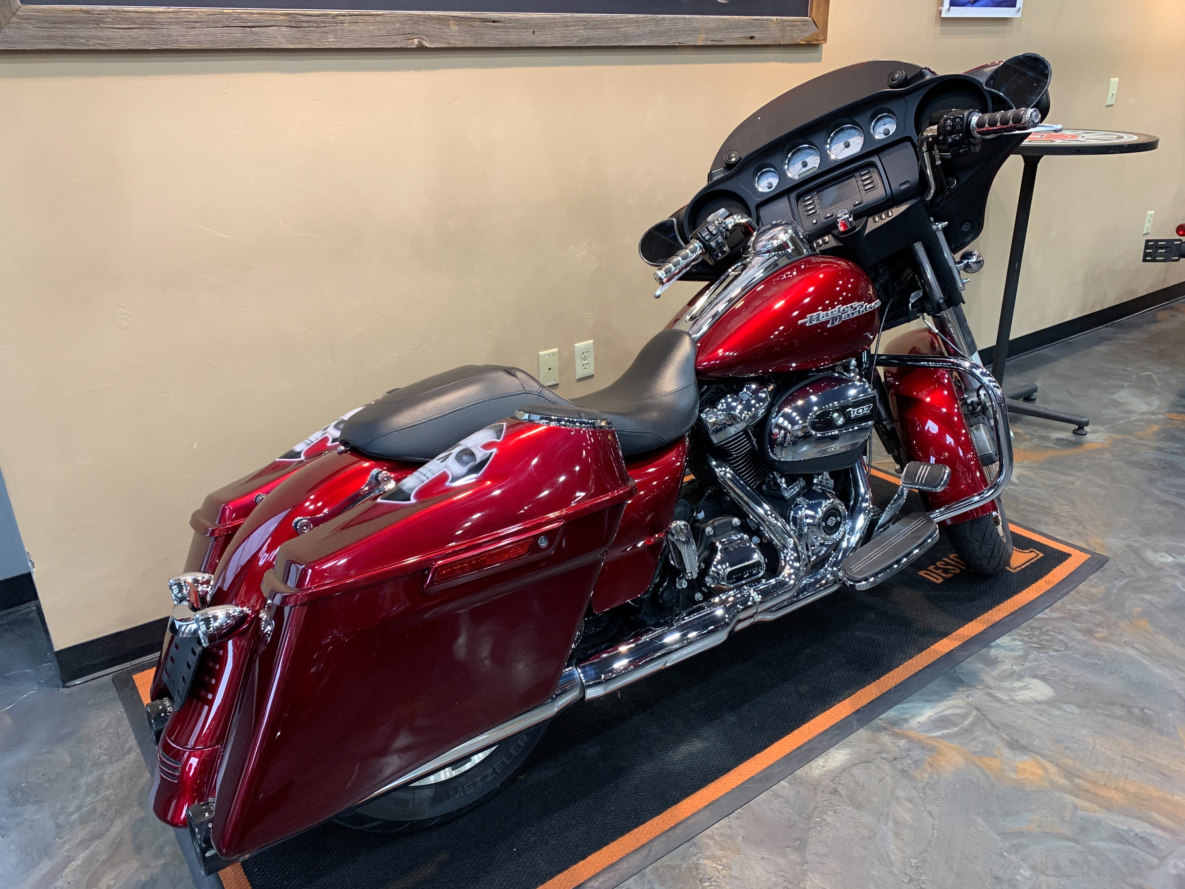 2017 Harley-Davidson Street Glide Base at Vandervest Harley-Davidson, Green Bay, WI 54303