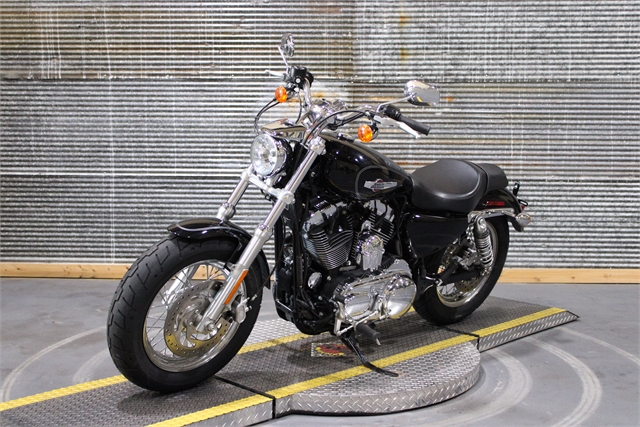 2017 Harley-Davidson Sportster 1200 Custom at Texarkana Harley-Davidson