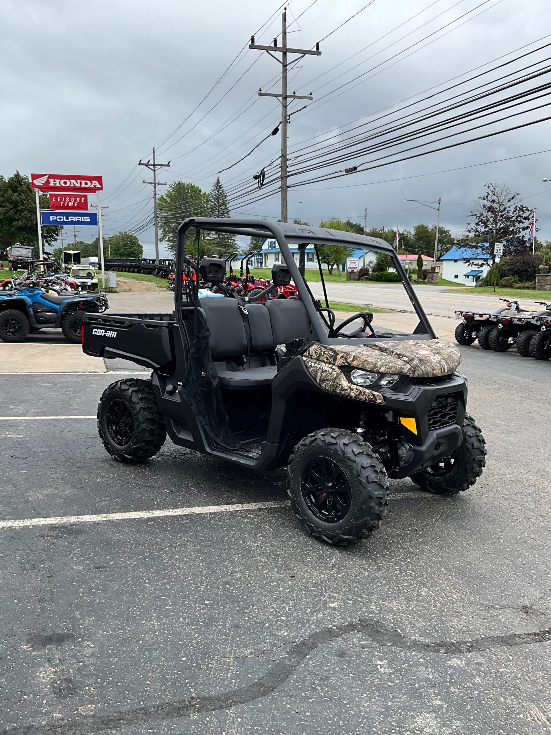 2023 Can-Am Defender DPS HD9 at Leisure Time Powersports of Corry