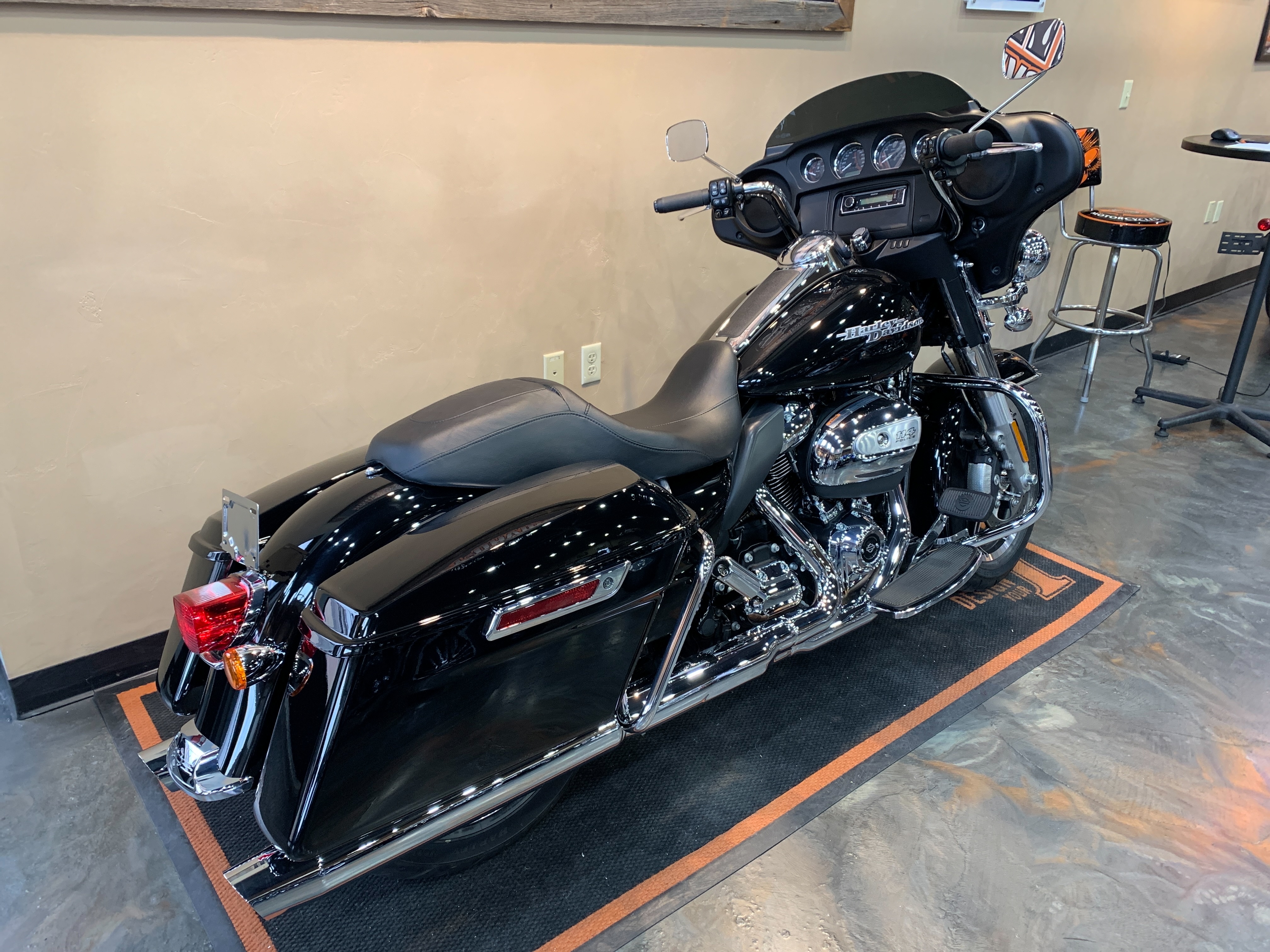 2023 Harley-Davidson Street Glide Base at Vandervest Harley-Davidson, Green Bay, WI 54303