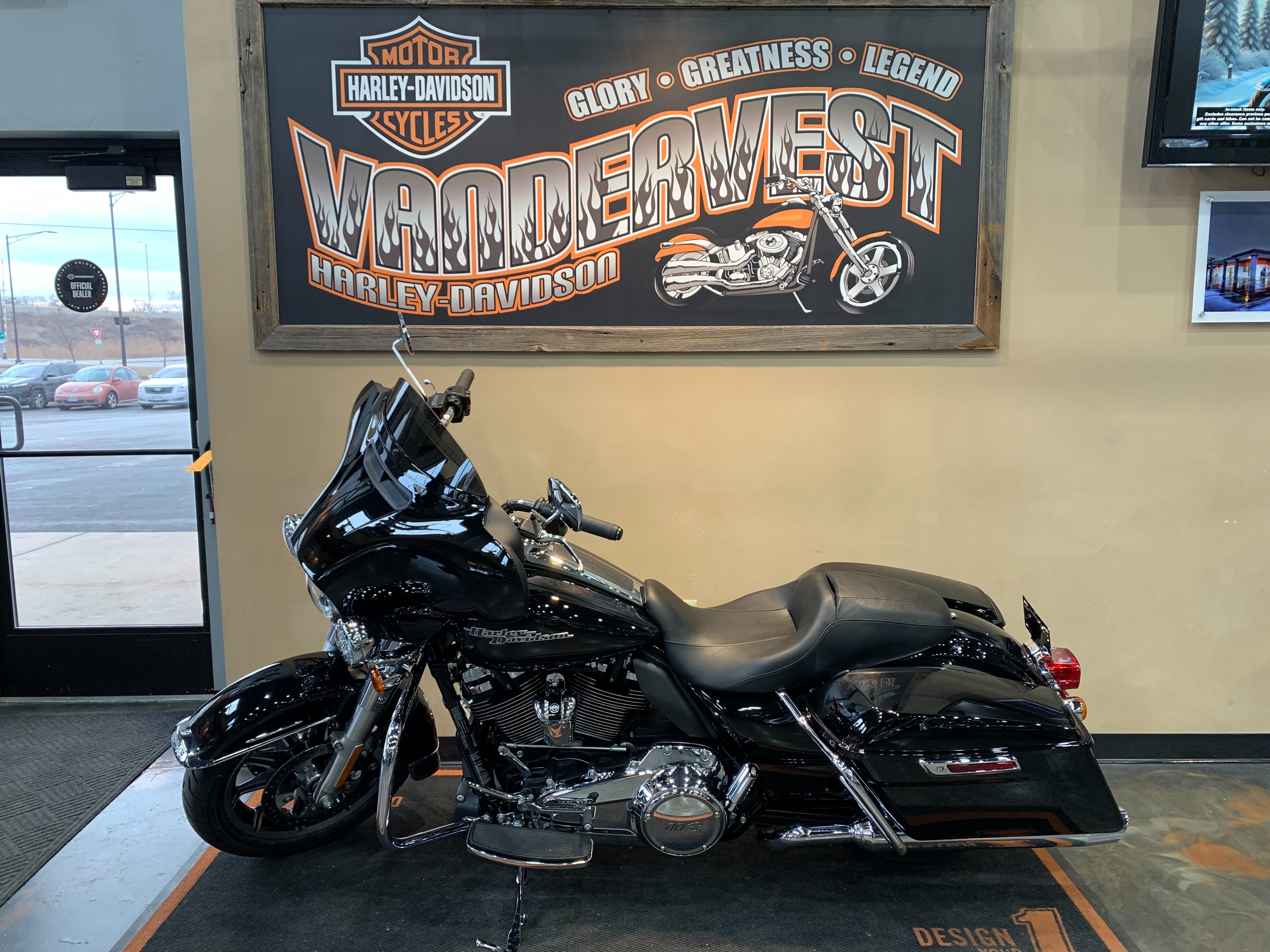 2023 Harley-Davidson Street Glide Base at Vandervest Harley-Davidson, Green Bay, WI 54303