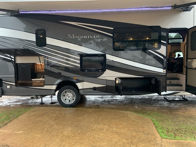 2020 Thor Motor Coach Magnitude Super C SV34 | Campers RV Center