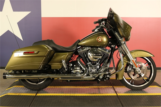 2016 Harley-Davidson Street Glide Base at Texas Harley