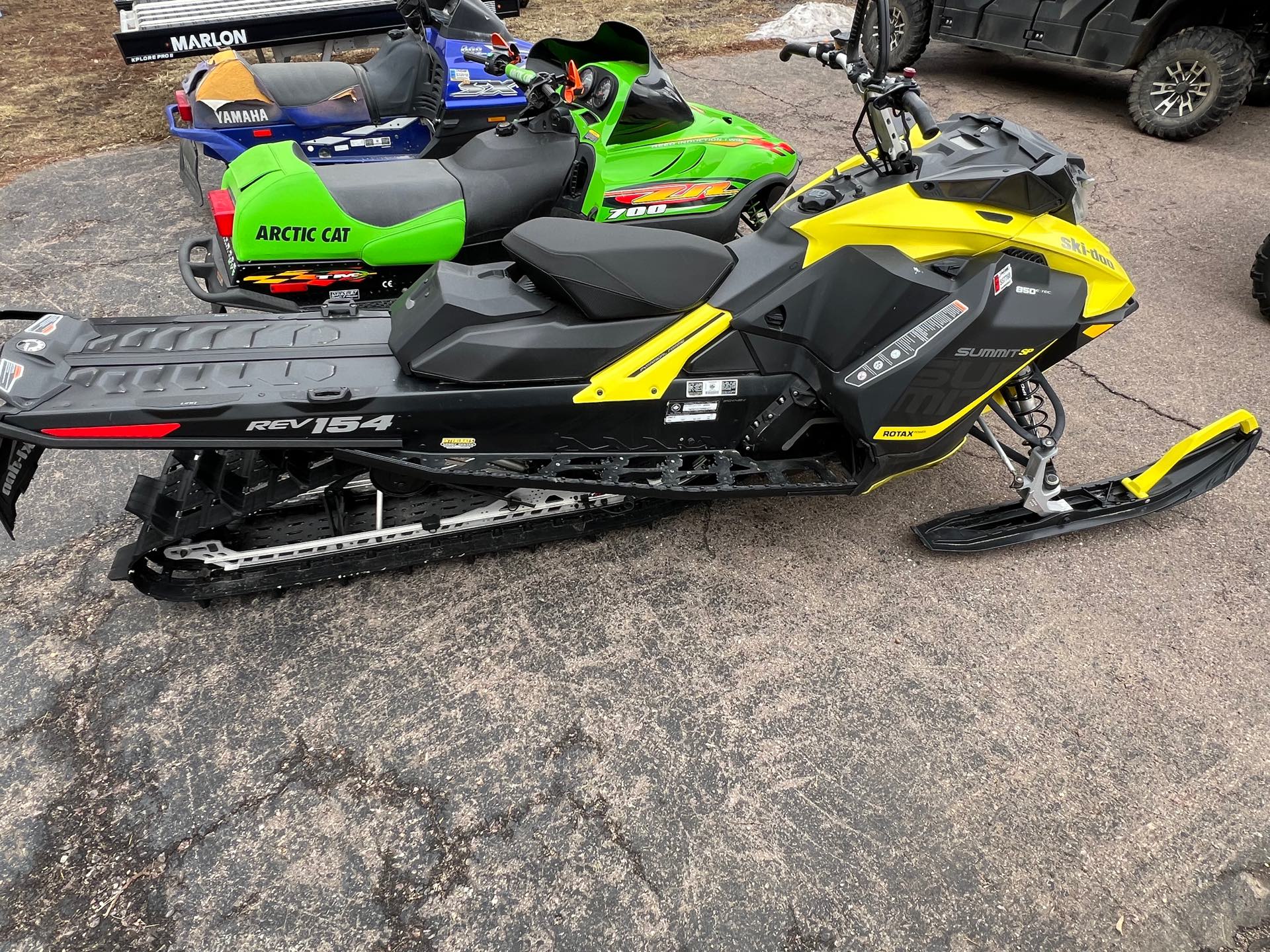 2017 Ski-Doo Summit SP 850R E-TEC Base at Interlakes Sport Center