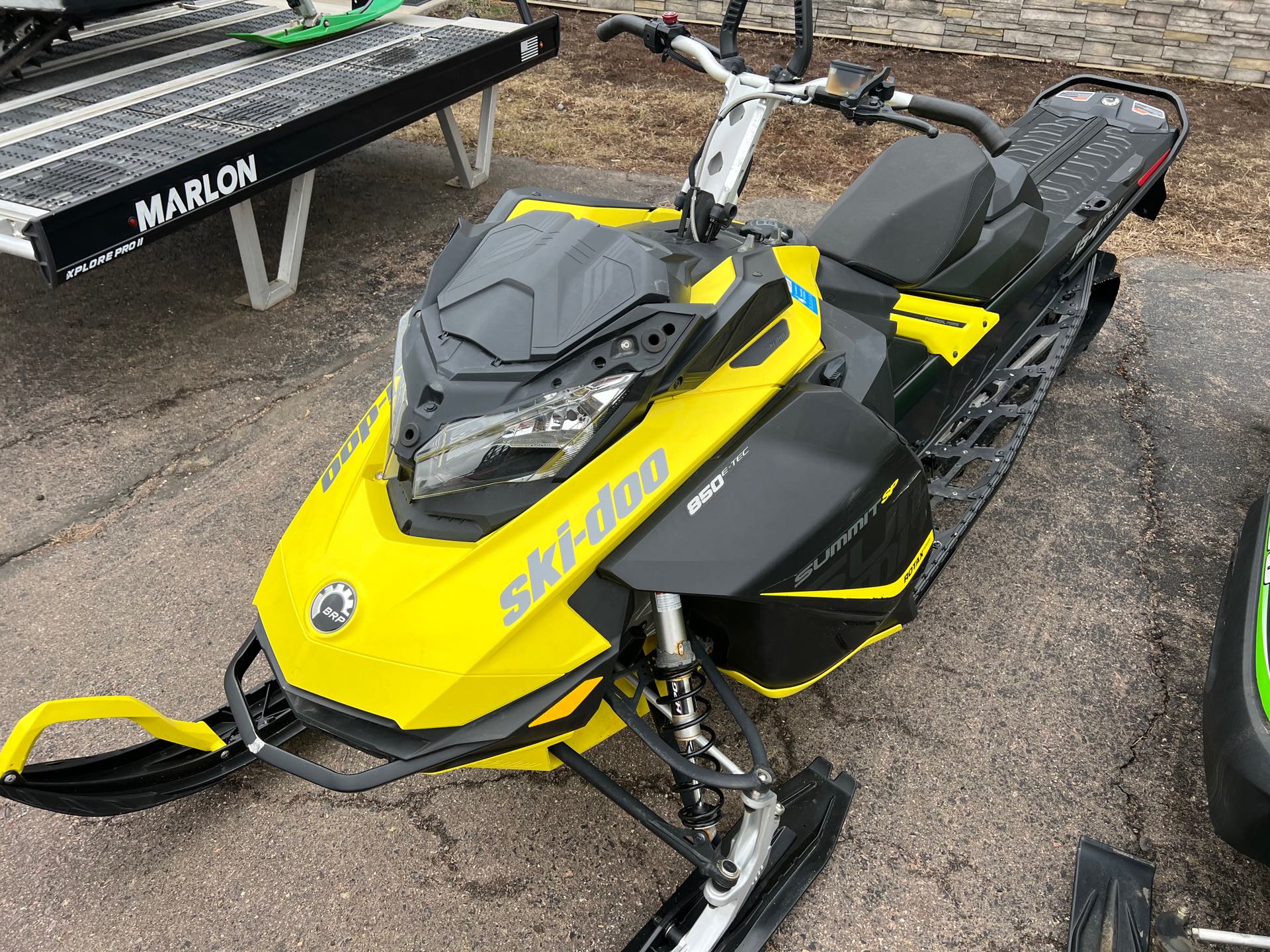 2017 Ski-Doo Summit SP 850R E-TEC Base at Interlakes Sport Center