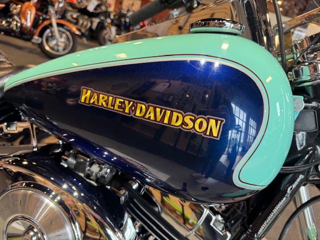2002 HARLEY DAVIDSON WIDEGLIDE at Martin Moto