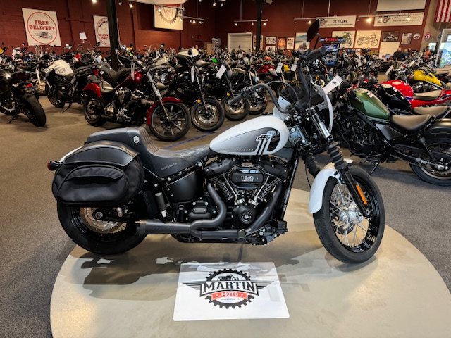 2021 Harley-Davidson Street Bob 114 at Martin Moto