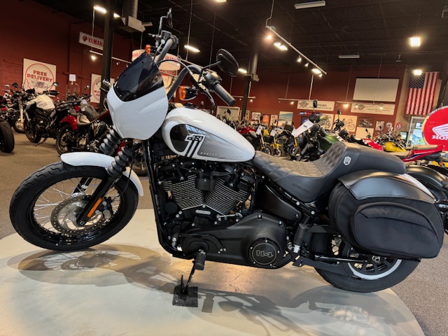 2021 Harley-Davidson Street Bob 114 at Martin Moto