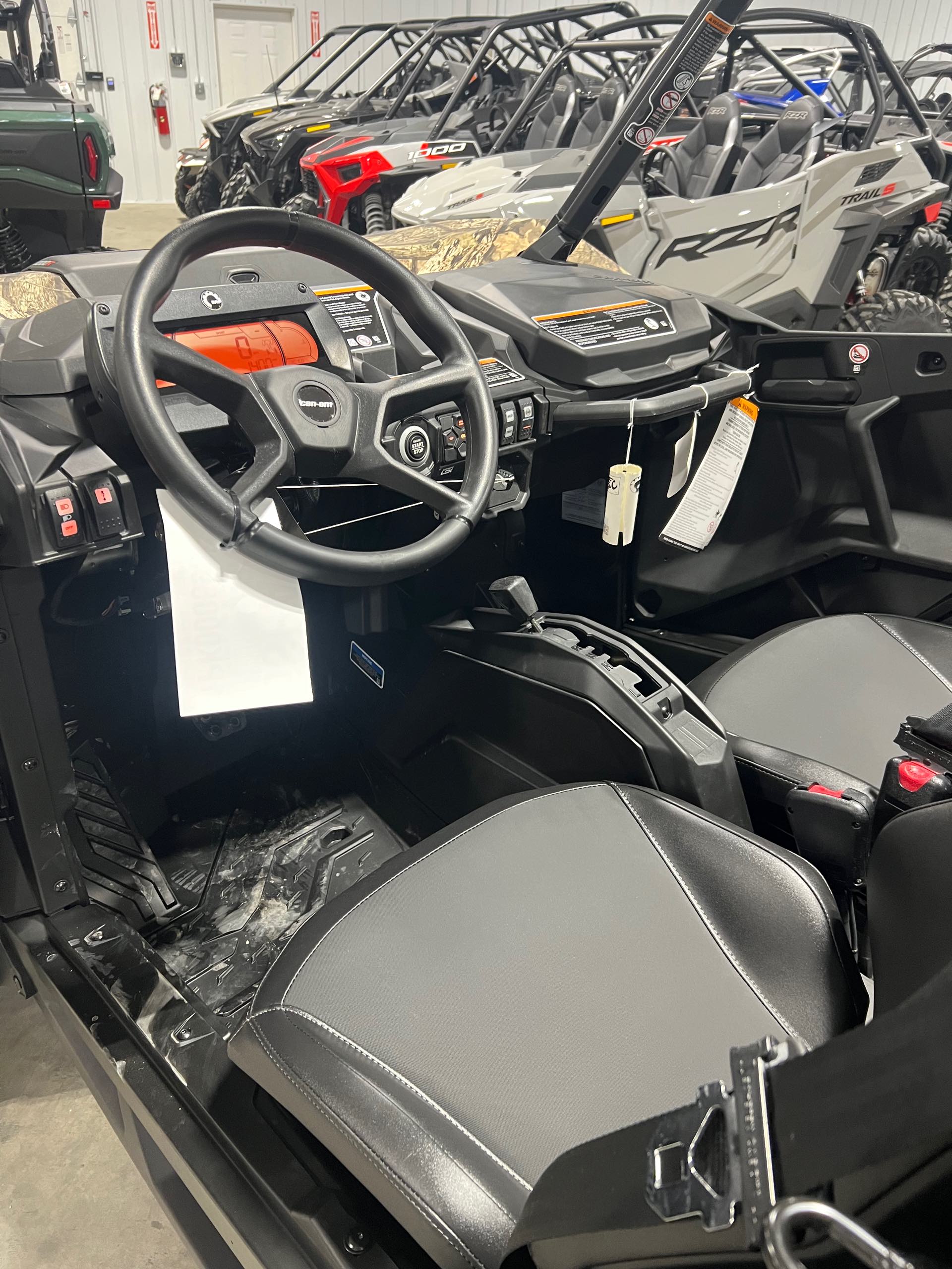 2023 Can-Am Commander X mr 1000R at Iron Hill Powersports