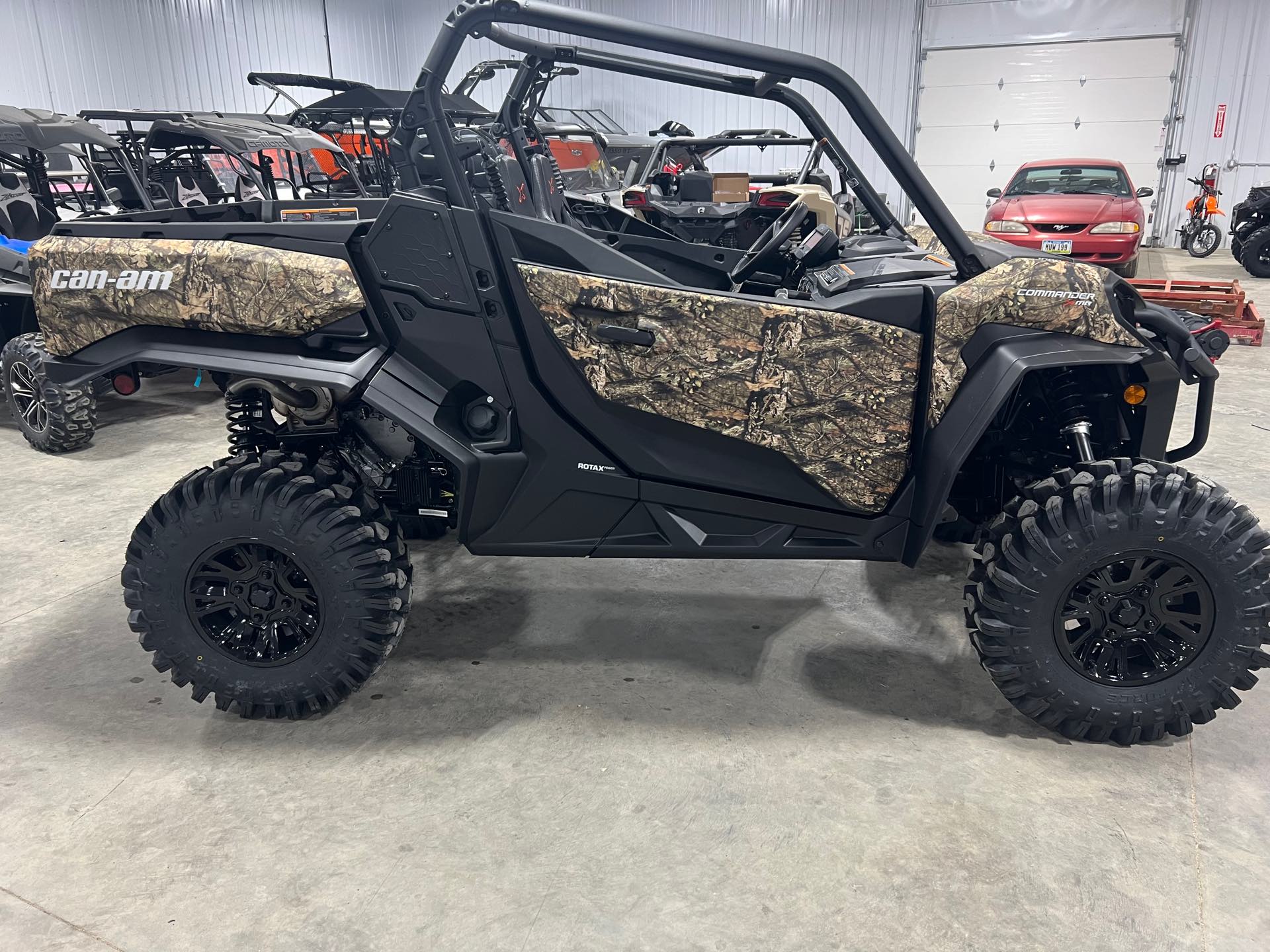 2023 Can-Am Commander X mr 1000R at Iron Hill Powersports
