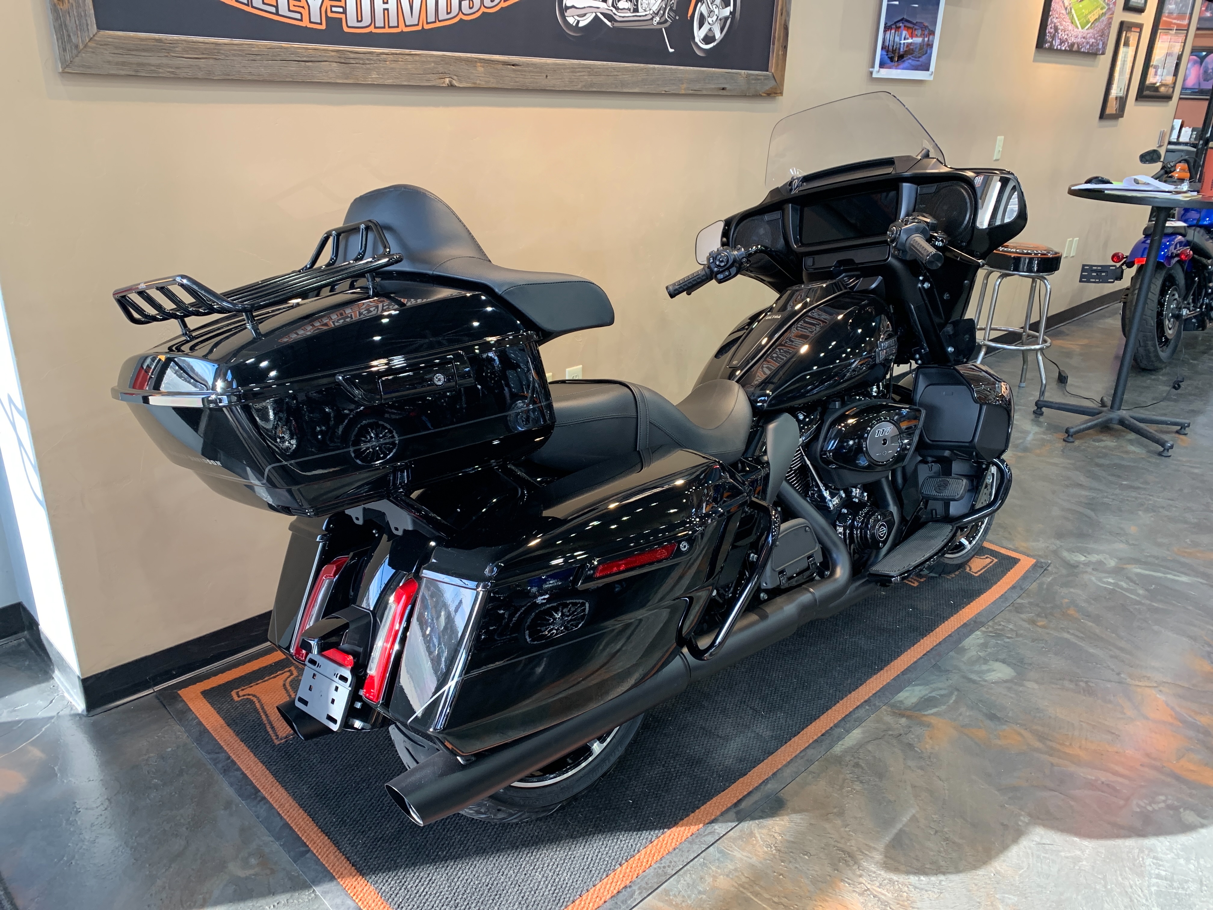 2025 Harley-Davidson Street Glide Ultra at Vandervest Harley-Davidson, Green Bay, WI 54303