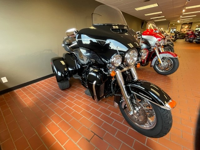 2016 Harley-Davidson Trike Tri Glide Ultra at Rooster's Harley Davidson
