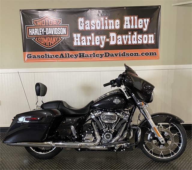 2021 Harley-Davidson Grand American Touring Street Glide at Gasoline Alley Harley-Davidson (Red Deer)