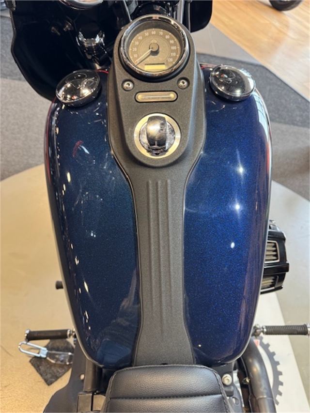 2013 Harley-Davidson Dyna Street Bob at Martin Moto