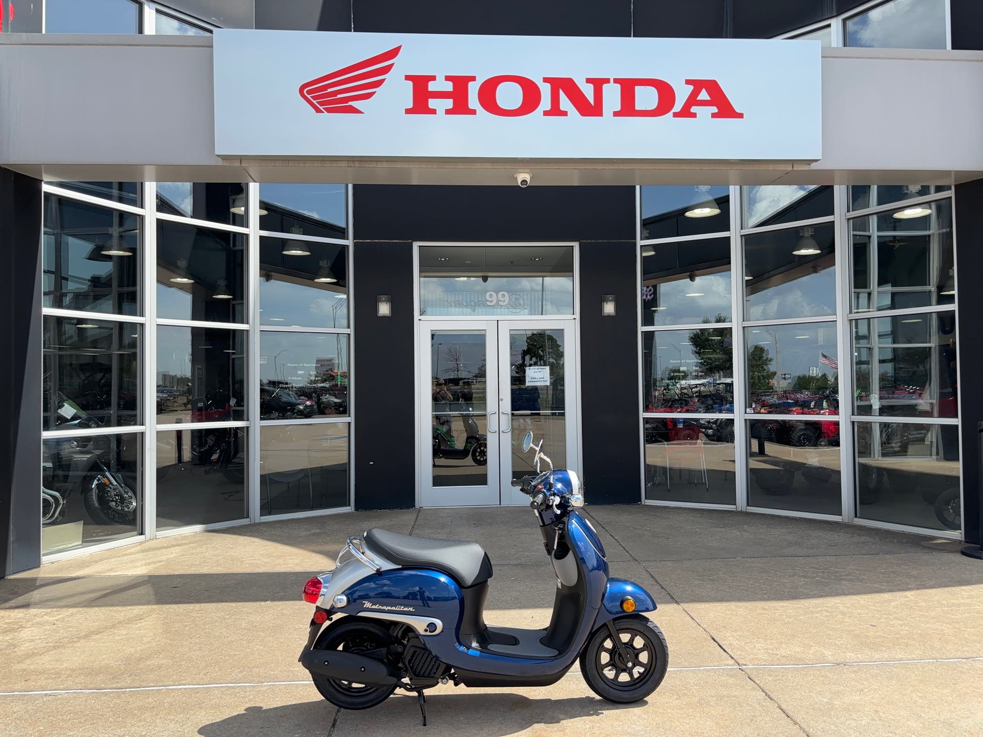 2025 Honda Metropolitan Base at Shawnee Motorsports & Marine