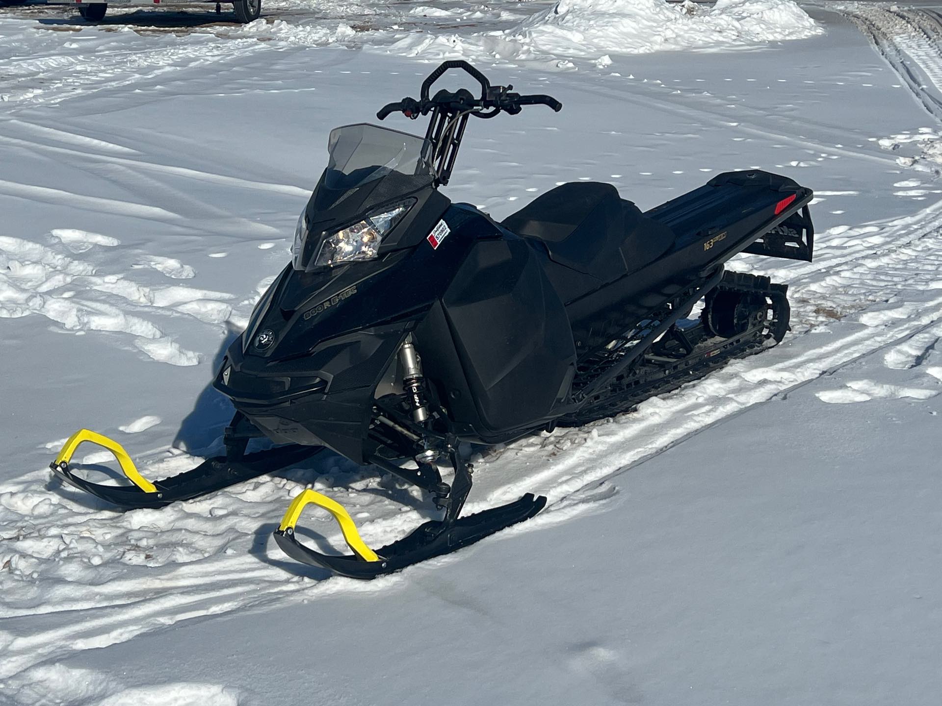 2014 Ski-Doo Summit SP E-TEC 800R at Interlakes Sport Center