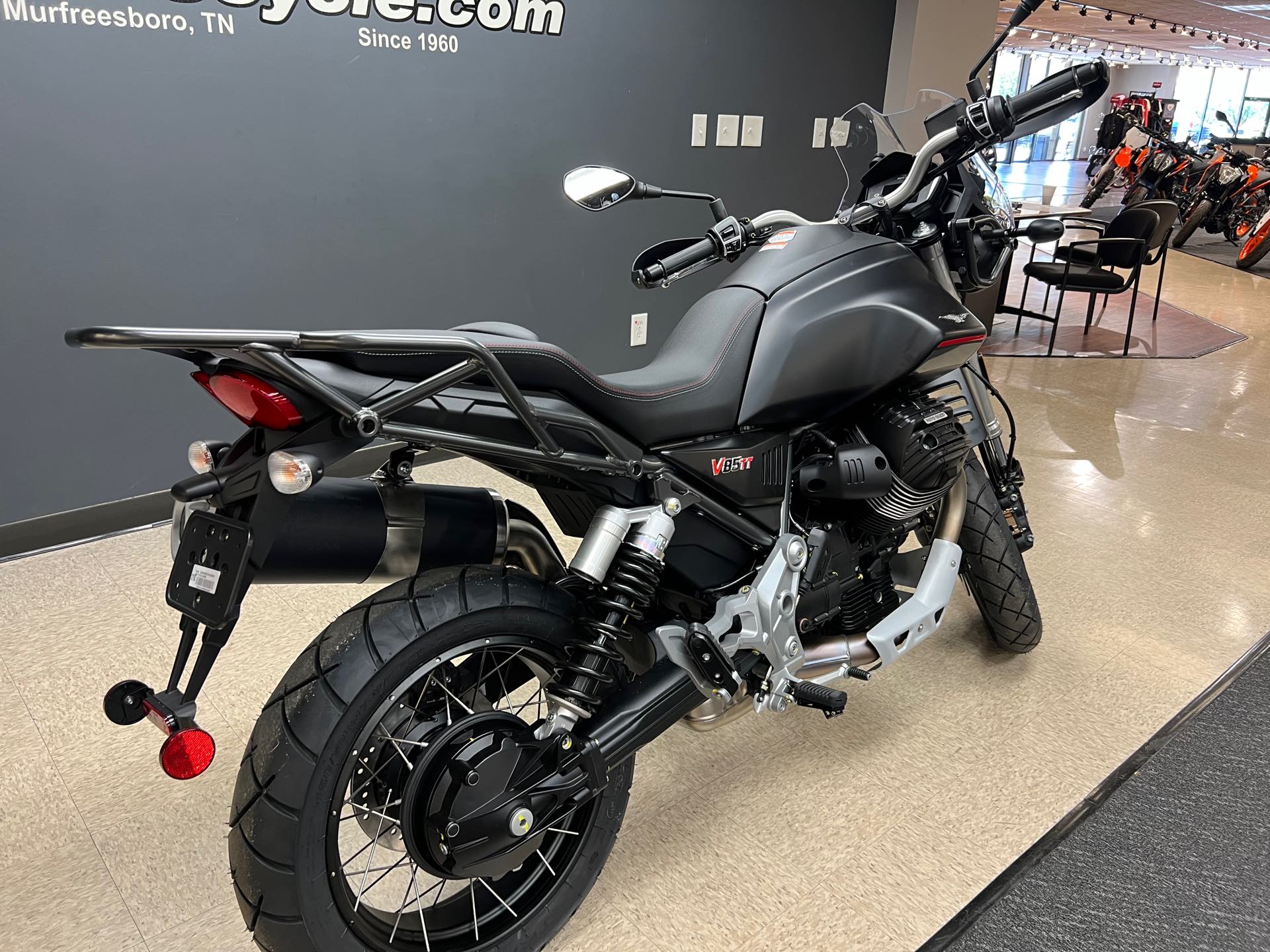 2022 MOTO GUZZI V85 TT at Sloans Motorcycle ATV, Murfreesboro, TN, 37129