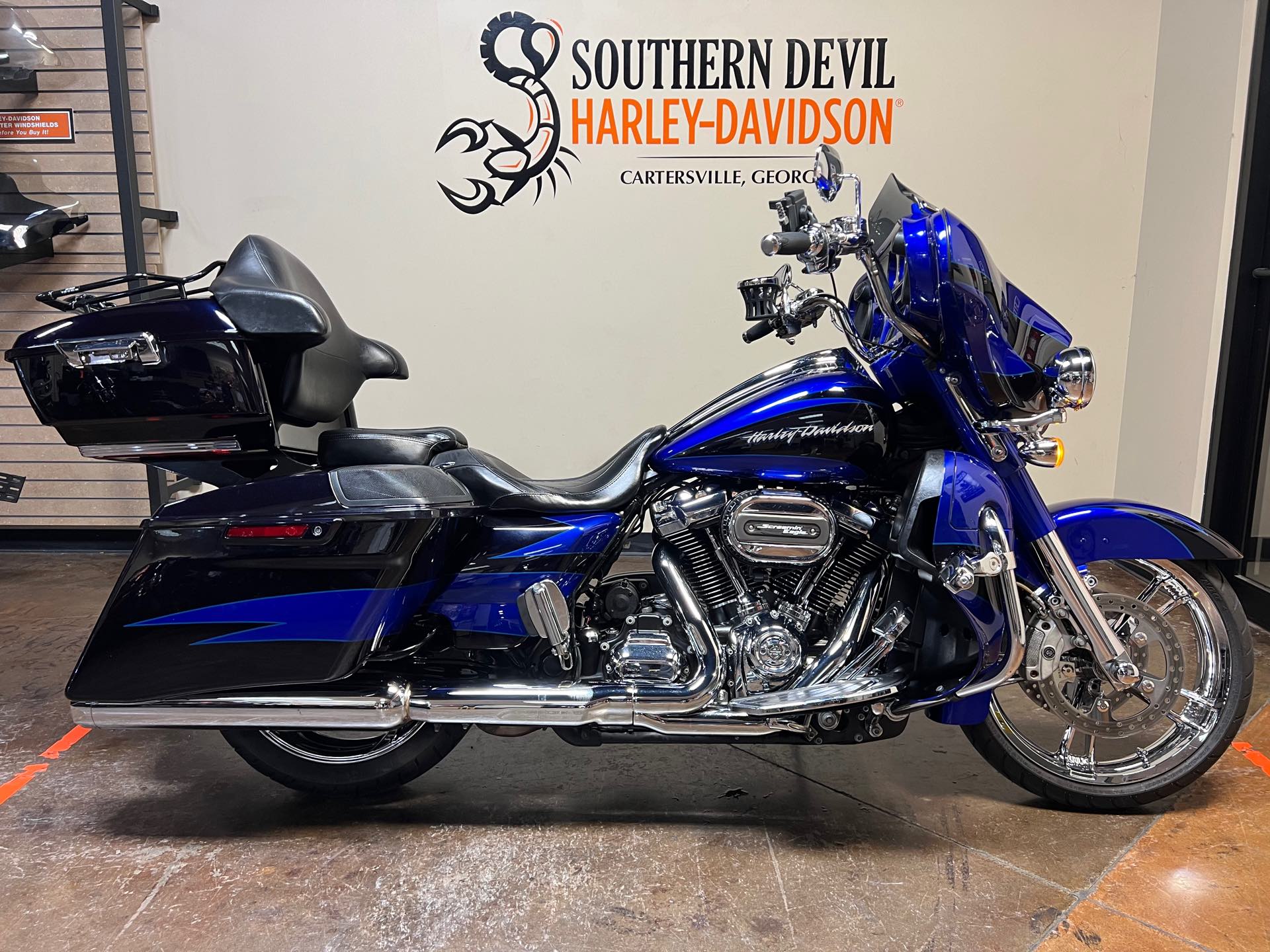 2017 Harley-Davidson Street Glide CVO Street Glide at Southern Devil Harley-Davidson