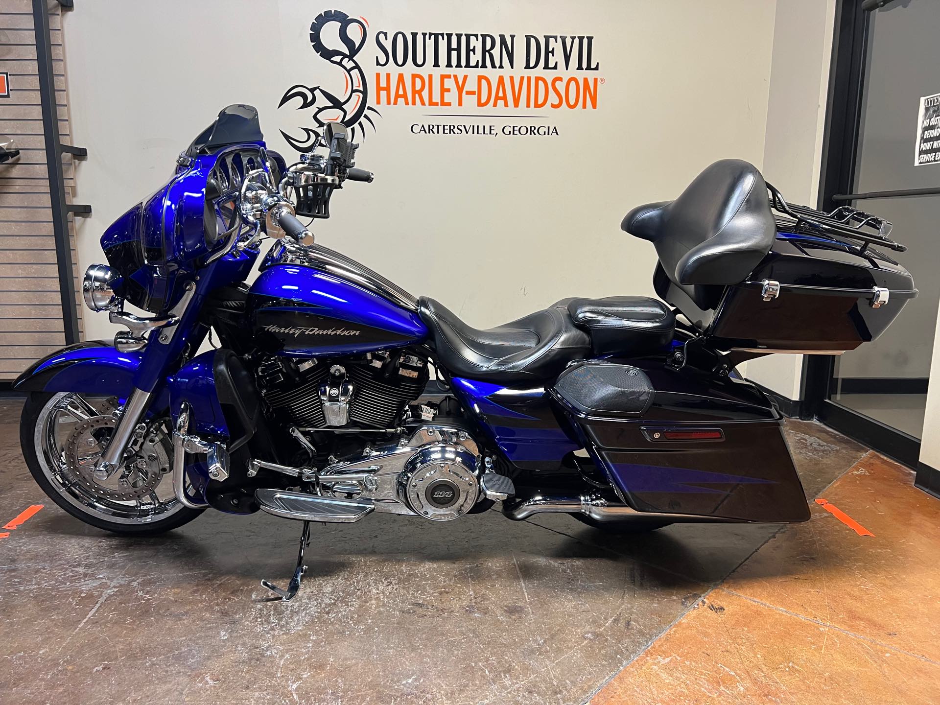 2017 Harley-Davidson Street Glide CVO Street Glide at Southern Devil Harley-Davidson