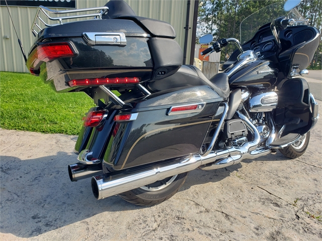 2017 Harley-Davidson Road Glide Ultra at Classy Chassis & Cycles