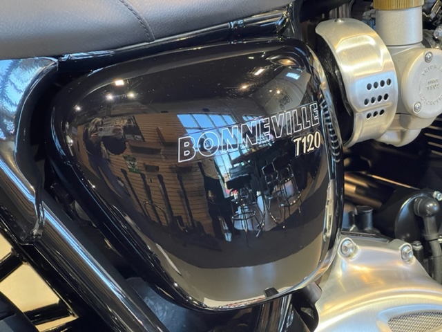 2022 Triumph Bonneville T120 Base at Martin Moto