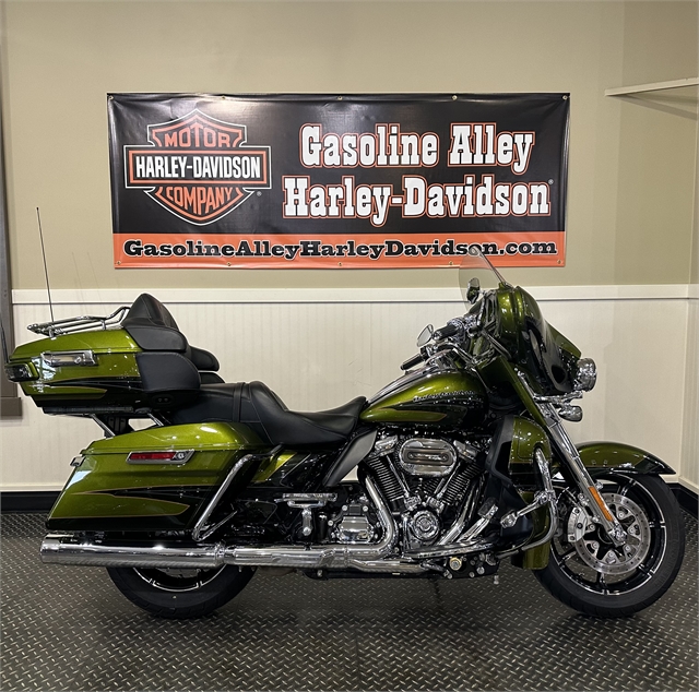 2017 Harley-Davidson Electra Glide CVO Limited at Gasoline Alley Harley-Davidson