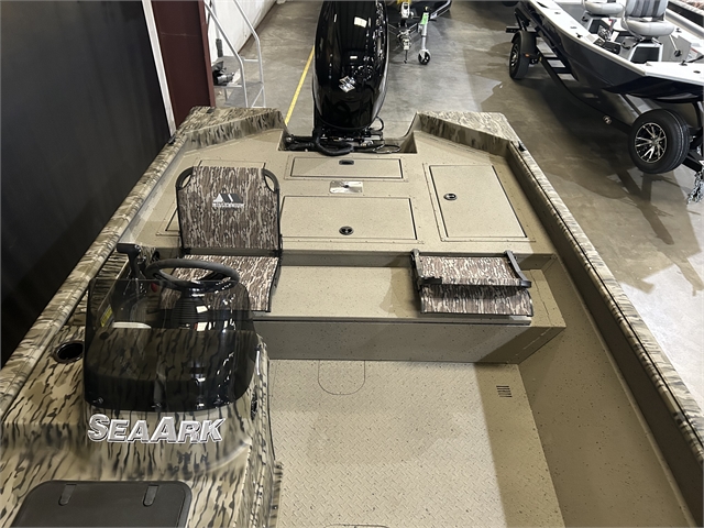 2024 SeaArk 2072 V-Cat 200 at Sunrise Marine Center