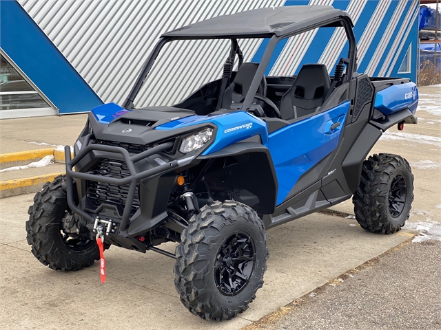 2023 Can-Am Commander XT 700 at Motor Sports of Willmar