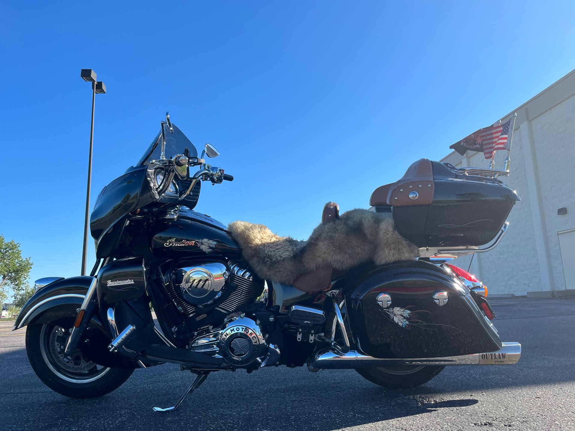 2016 Indian Motorcycle Roadmaster Base at Mount Rushmore Motorsports