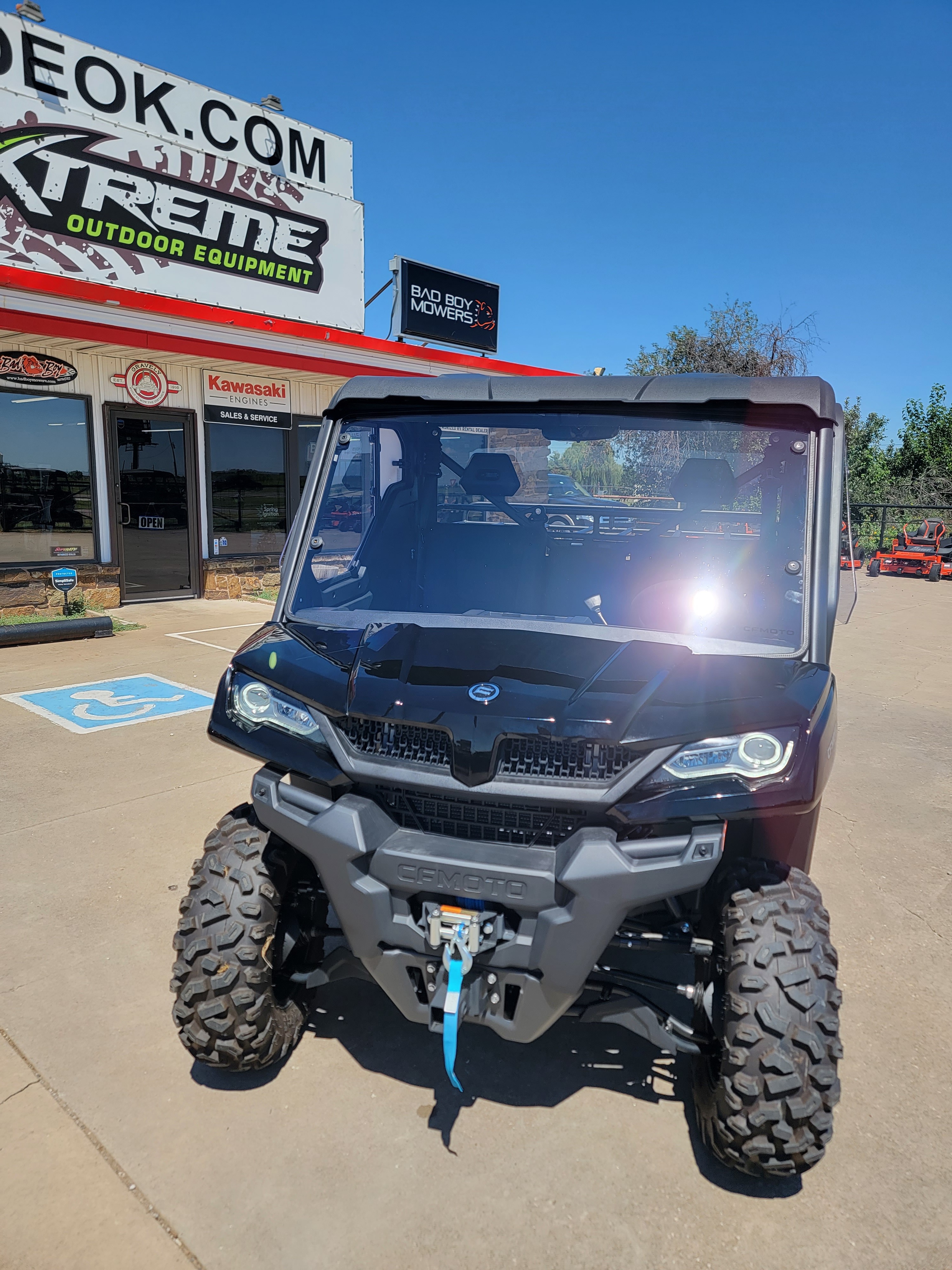 2023 CFMOTO UFORCE 1000 at Xtreme Outdoor Equipment