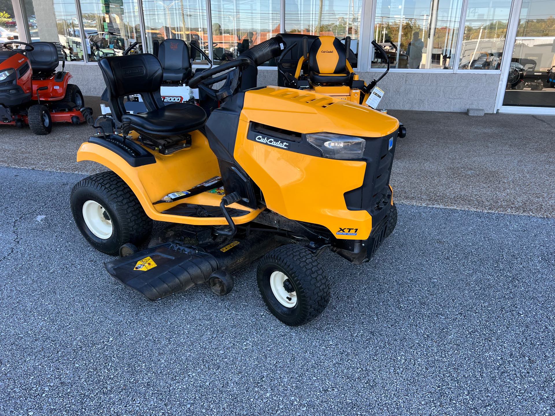 2017 CUB CADET LT 42 at Knoxville Powersports