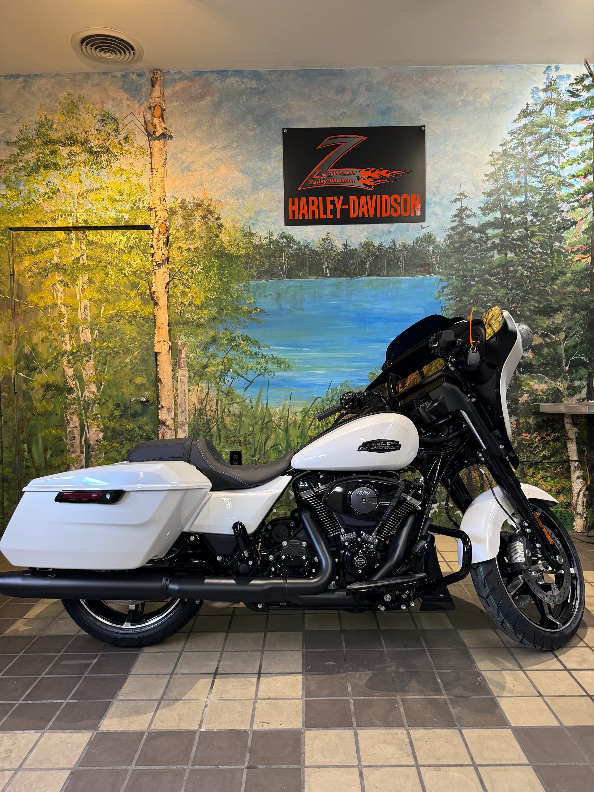 2024 Harley-Davidson Street Glide Base at Zips 45th Parallel Harley-Davidson