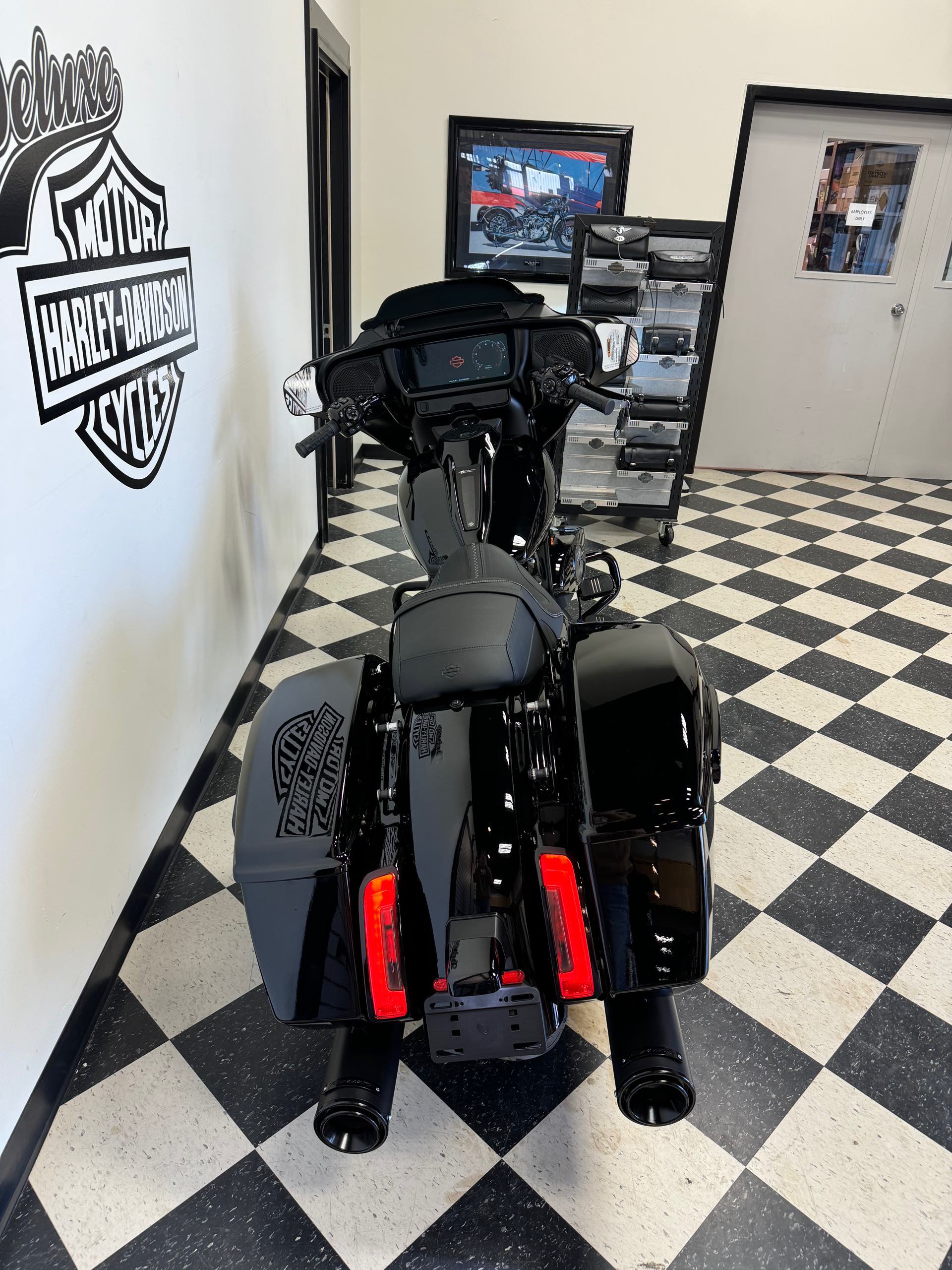 2024 Harley-Davidson Street Glide Base at Deluxe Harley Davidson