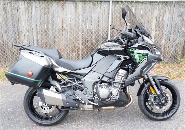 2023 Kawasaki Versys 1000 SE LT+ at Tampa Triumph, Tampa, FL 33614