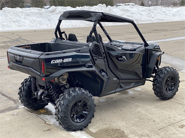 2023 Can-Am Commander XT 1000R at Motor Sports of Willmar