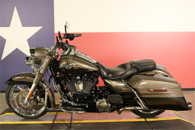2014 Harley-Davidson Road King CVO at Texas Harley