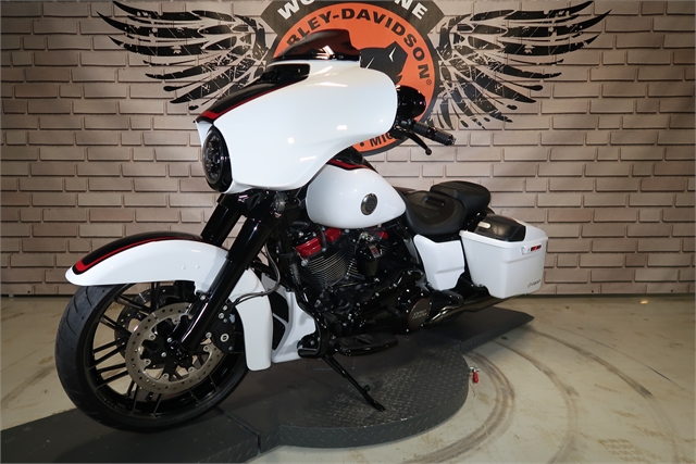 2021 Harley-Davidson Grand American Touring CVO Street Glide at Wolverine Harley-Davidson