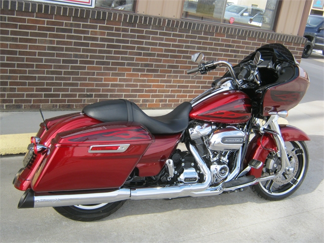 2017 Harley-Davidson Road Glide S at Brenny's Motorcycle Clinic, Bettendorf, IA 52722