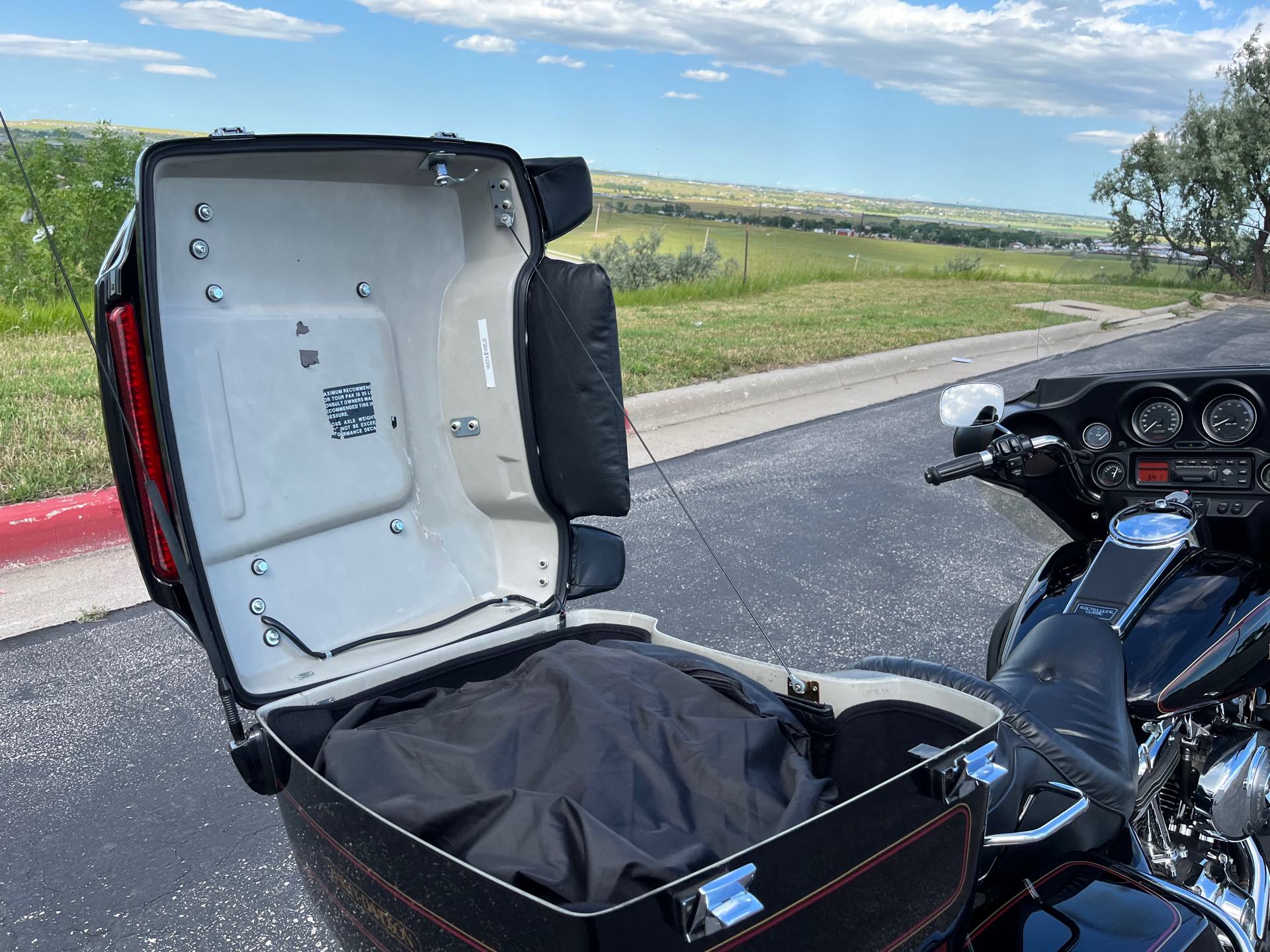 2001 Harley-Davidson FLHTCI at Mount Rushmore Motorsports