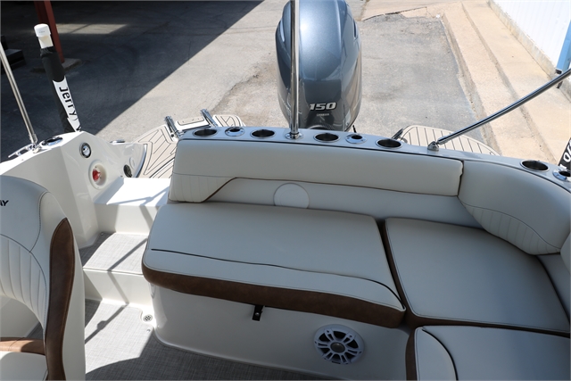 2023 Stingray 192SC Deck Boat at Jerry Whittle Boats