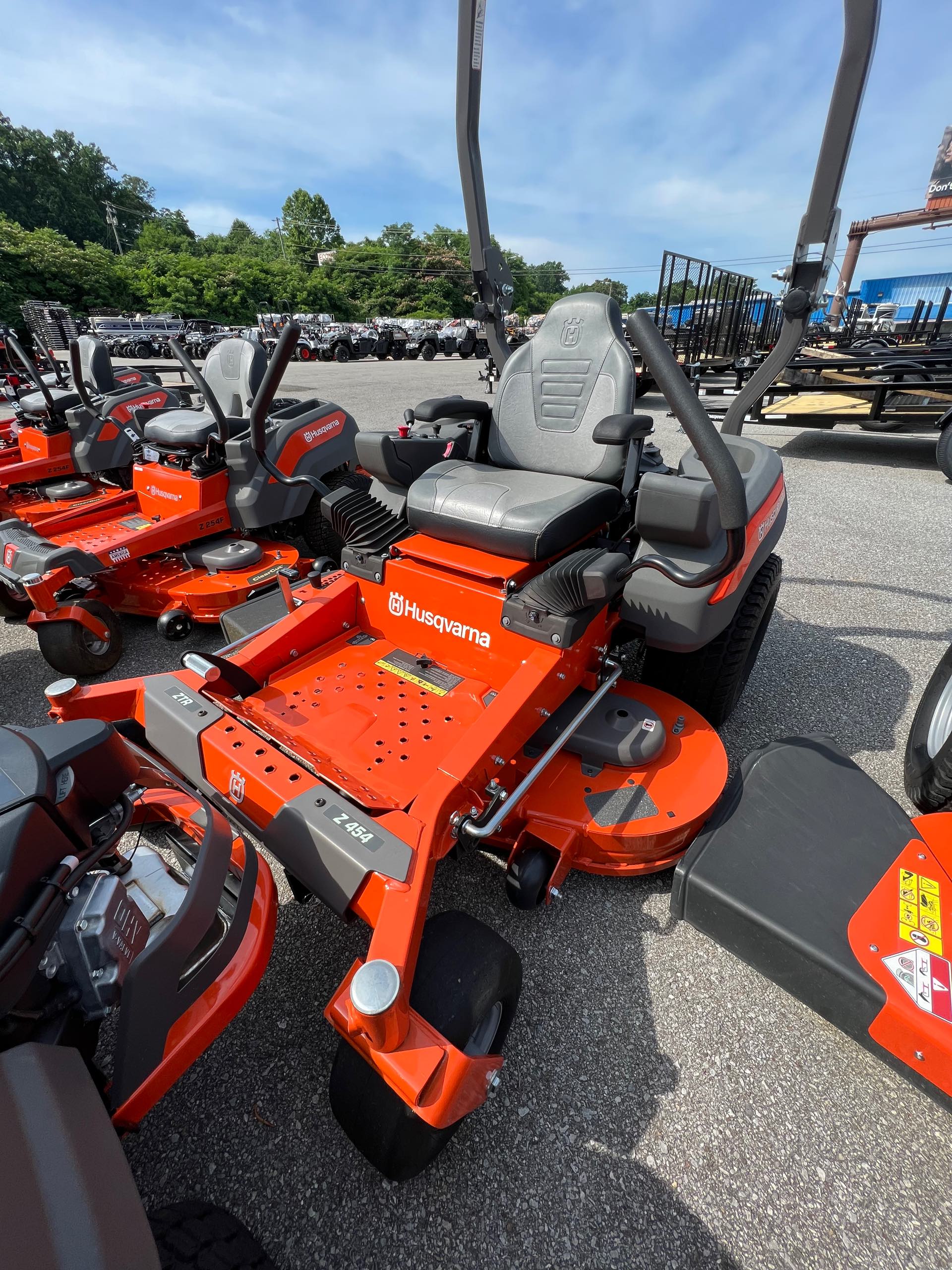 2020 Husqvarna Power Zero Turn Mowers Commercial Z454 at Knoxville Powersports