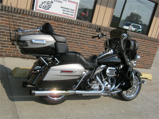 2015 Harley-Davidson Ultra Limited CVO at Brenny's Motorcycle Clinic, Bettendorf, IA 52722