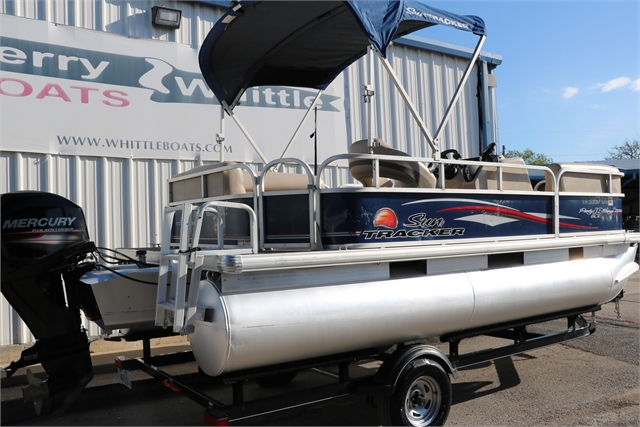 2016 Sun Tracker Party Barge 18 Dlx at Jerry Whittle Boats