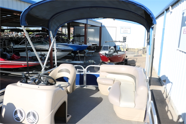 2016 Sun Tracker Party Barge 18 Dlx at Jerry Whittle Boats