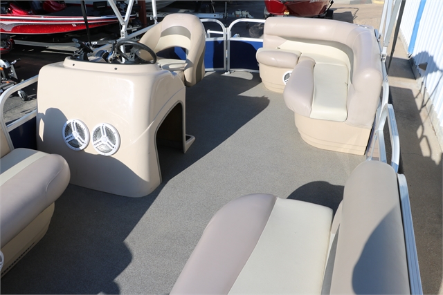 2016 Sun Tracker Party Barge 18 Dlx at Jerry Whittle Boats